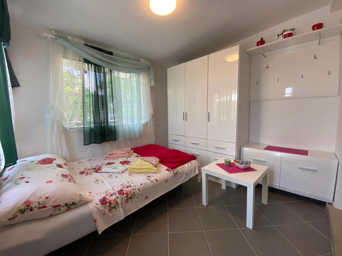 Green Place Apartments Portoroz Bagian luar foto