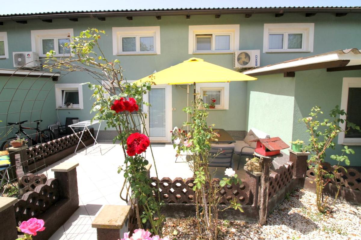 Green Place Apartments Portoroz Bagian luar foto